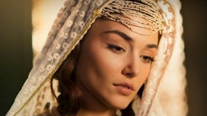 Tembakan menakjubkan dari Hande Erçel, salah satu aktor "Mevlana" di film Mest-i Aşk!