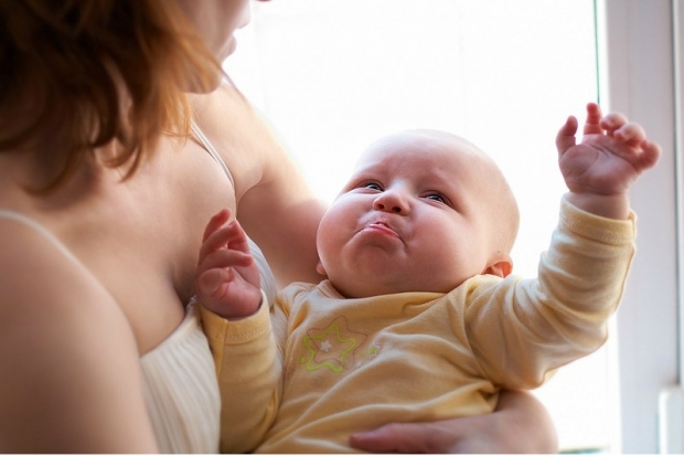 Apa itu penolakan payudara? Mengapa bayi tidak mau menyusu?
