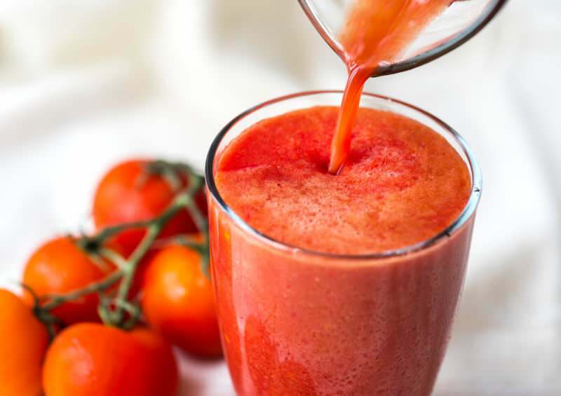 segelas jus tomat membersihkan peradangan di tubuh