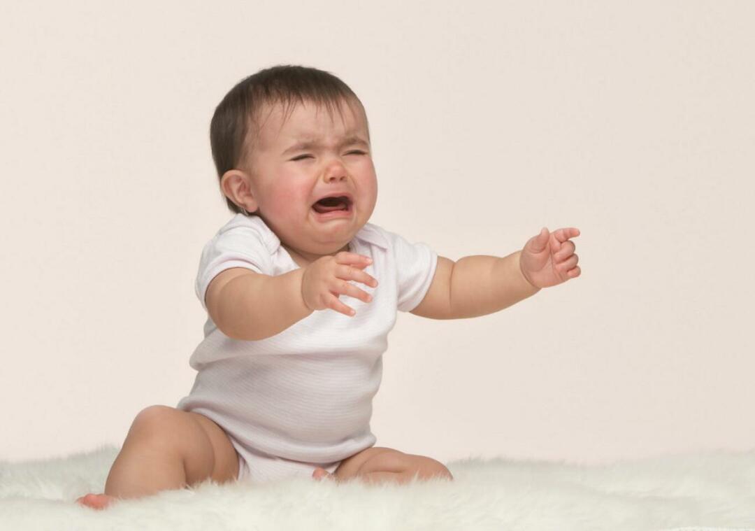 mengapa bayi menangis
