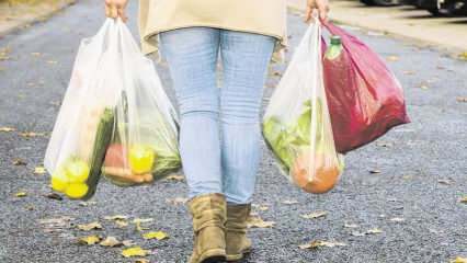Di mana kantong plastik harus diletakkan di rumah? Bagaimana cara menyimpan bahan makanan dan menyimpan tas?
