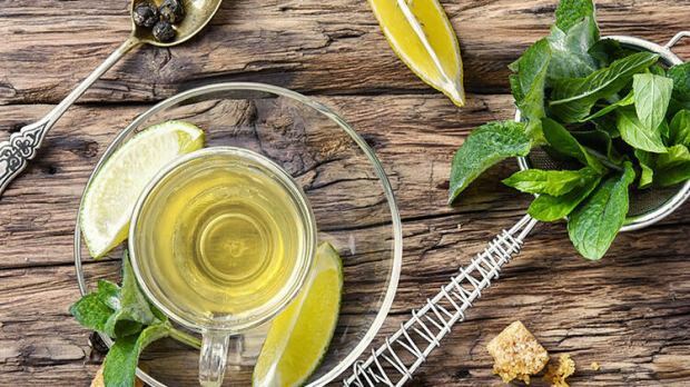 Manfaat minum teh dengan lemon! Metode penurunan berat badan yang cepat dengan teh lemon
