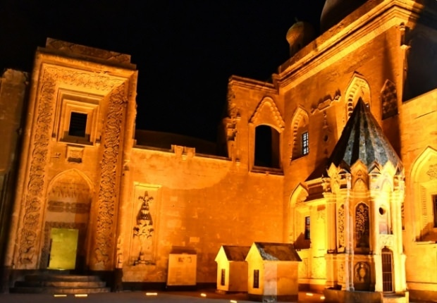 Istana İshak Pasha