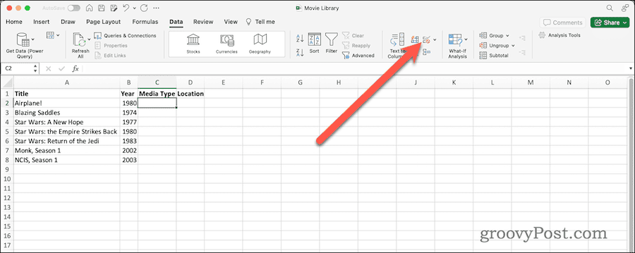 Tombol Validasi Data di Pita Data di Excel