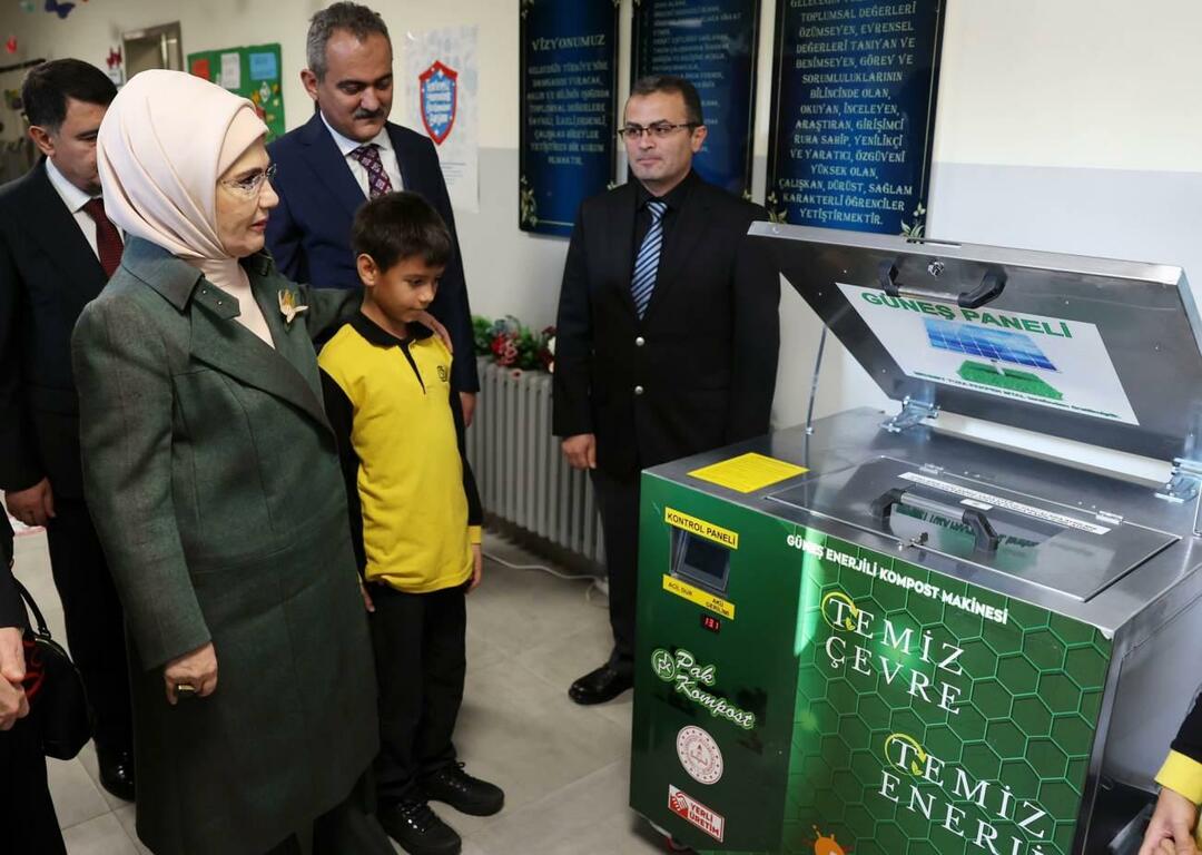 Emine Erdoğan memeriksa praktik tanpa sampah di Sekolah Dasar Ostim