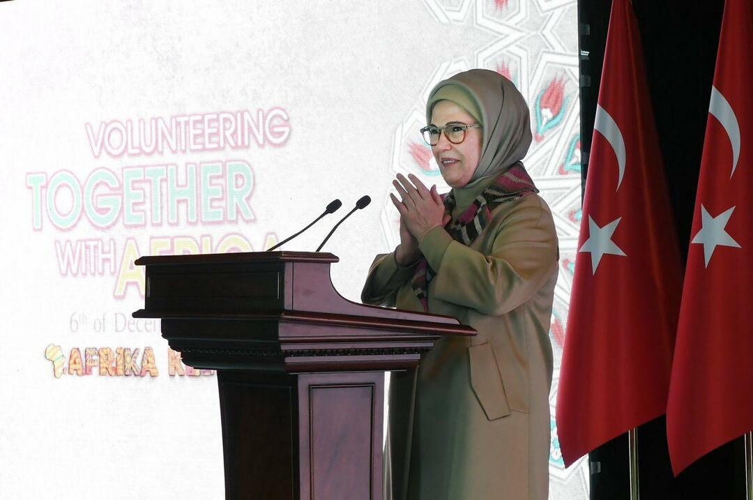 Emine Erdogan memberikan pidato di program Asosiasi Rumah Afrika