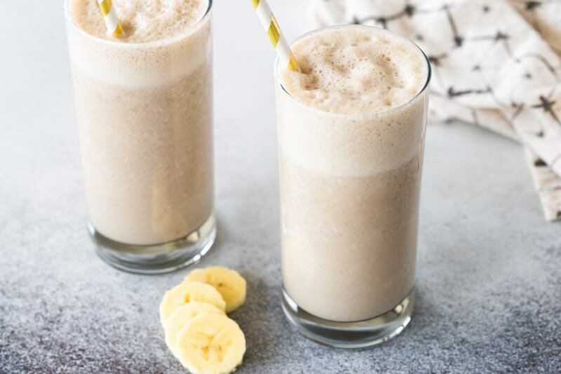 Bagaimana cara membuat milkshake pisang termudah? Resep banana milkshake yang praktis