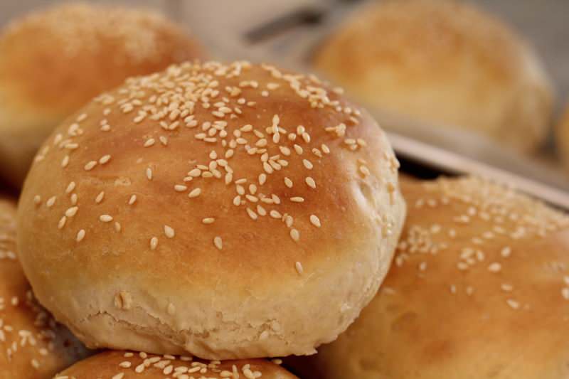 Bagaimana cara membuat roti hamburger yang mudah di rumah? Resep Roti Hamburger