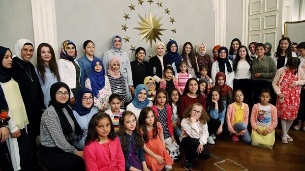 Dengan panggilan Ibu Negara Erdoğan, 8 menteri mengambil tindakan untuk anak-anak!