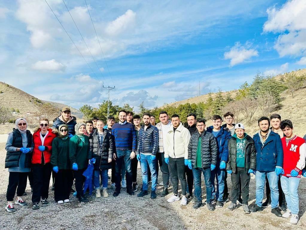 Kaum muda di Ankara mulai bekerja dalam lingkup proyek tanpa limbah