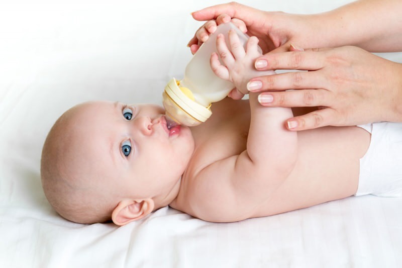 Penggunaan botol susu bayi baru lahir