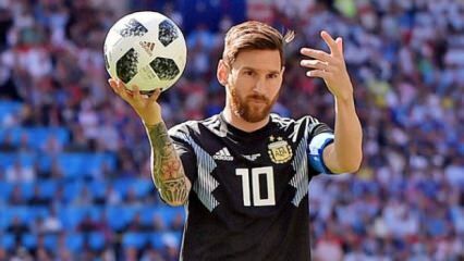 Pemain sepak bola Messi mengenakan kostum 'Kebangkitan'!