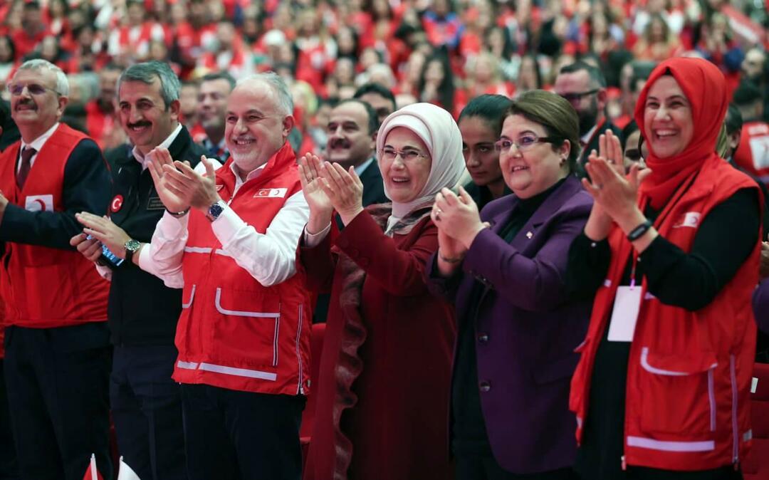 Emine Erdoğan berbicara pada Upacara Penghargaan Relawan Internasional Rompi Merah
