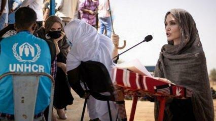 Angelina Jolie mengunjungi kamp pengungsi
