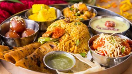 Apa yang dimakan di India? Makanan India lokal