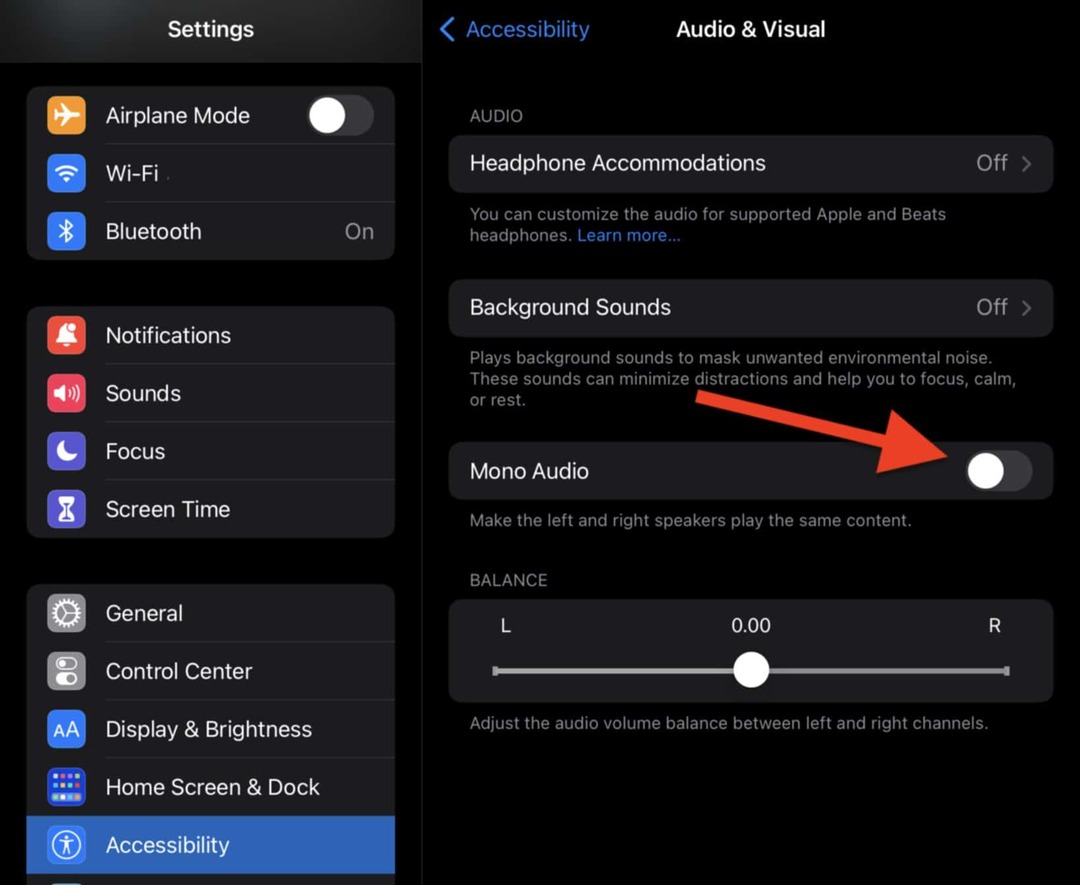 Aktifkan dan kemudian nonaktifkan opsi Audio Mono di pengaturan Audio & Visual di iPad Anda