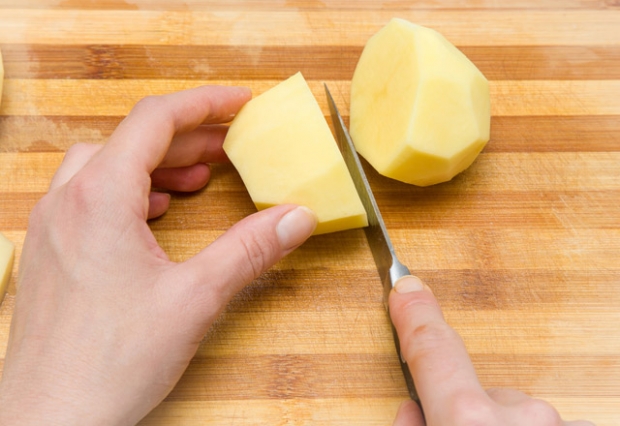 Apa manfaat kentang untuk kulit? Apakah kentang menggosok wajah? Penggunaan kentang dalam perawatan kulit