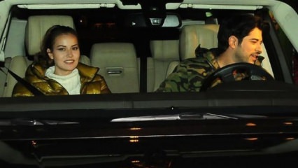 Burak Özçivit membeli mobil untuk dirinya dan istrinya