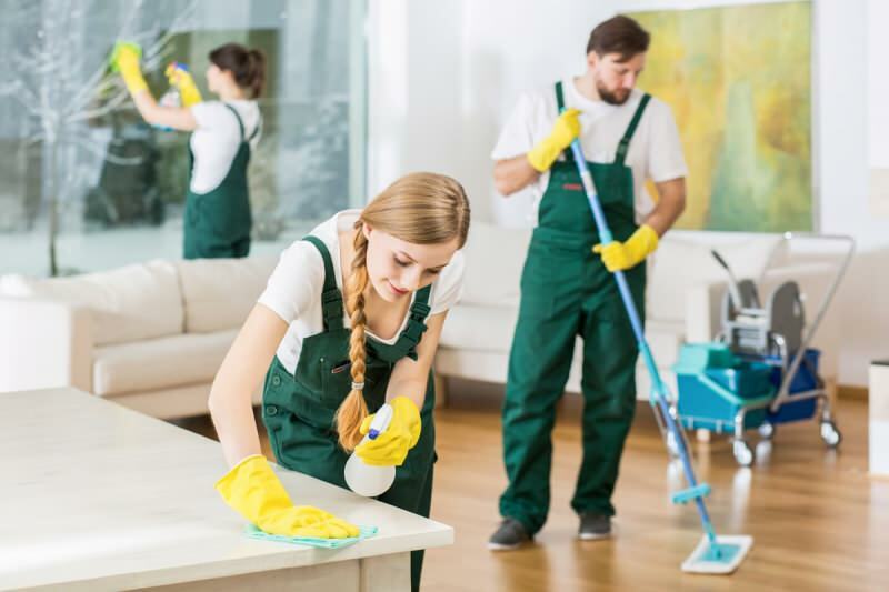 Bagaimana pembersihan kantor yang paling praktis dilakukan dan bagaimana cara membersihkannya?