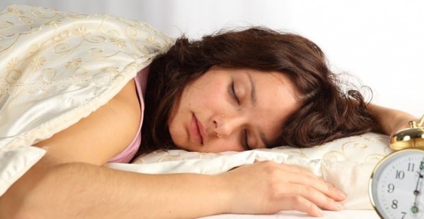 kondisi yang menyebabkan berkeringat saat tidur di malam hari