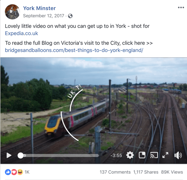 Contoh posting Facebook dengan informasi turis dari York Minster.